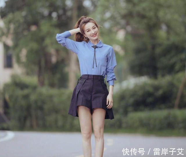  搭配|吴昕校园风格，蓝色衬衫配裤子裙青春很纯正