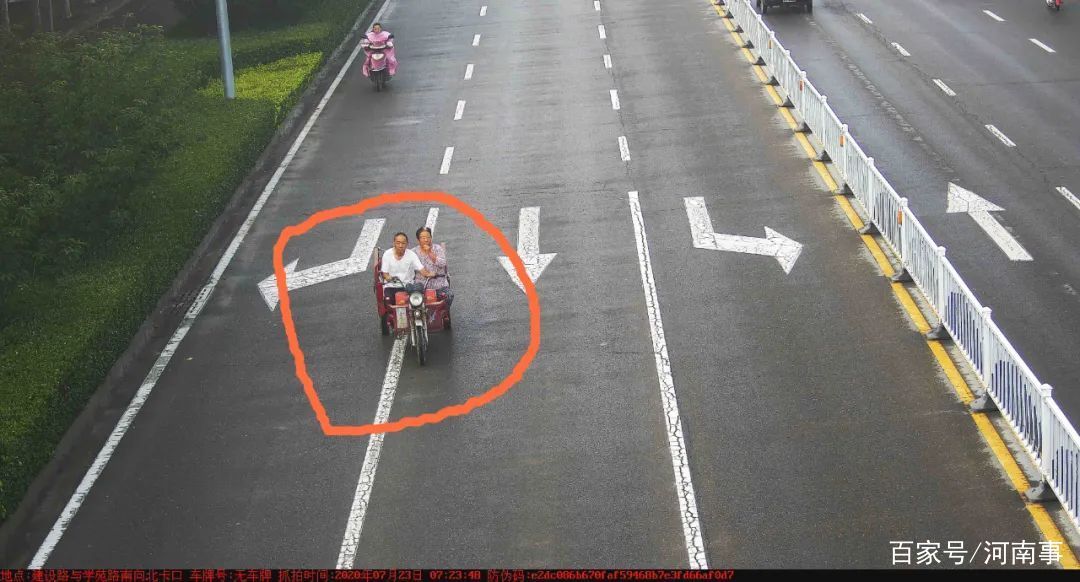 自行车|长葛交警监控：昨天，看谁家电动自行车及三、四轮车逆行、压线啦