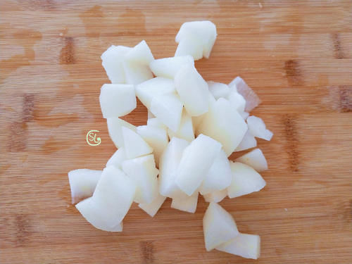 做法|秋天梨别直接吃了，试试这个做法，清甜软糯，老少都爱吃