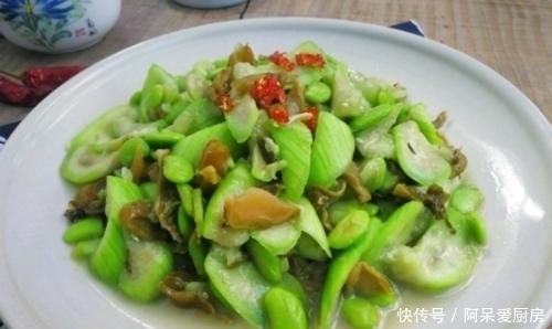 天然|丝瓜和此物一起炒，等于天然“嫩肤菜”，排出毒素，肌肤更细腻