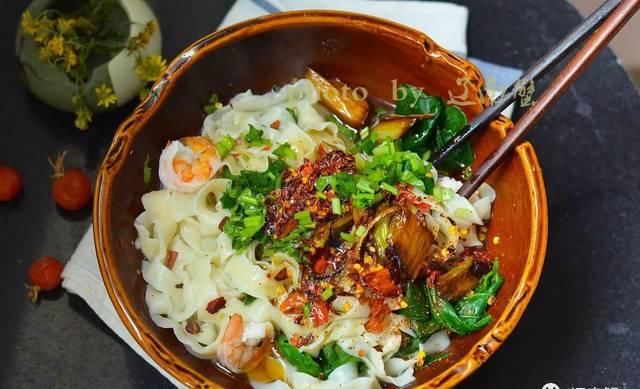 孩子们|天冷爱吃面,这个很快手,隔几天都要吃一次