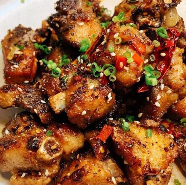 五花肉|肥而不腻全家人都喜欢的五花肉烧鹌鹑蛋,想吃就做一份吧