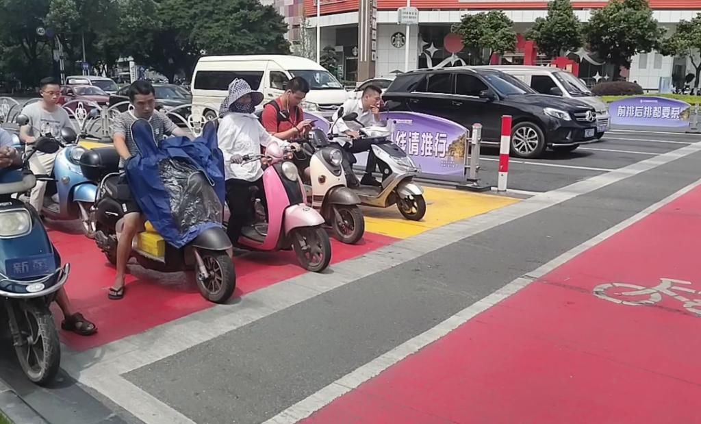 非机动车|引以为戒！桂林这些人的行为被曝光！