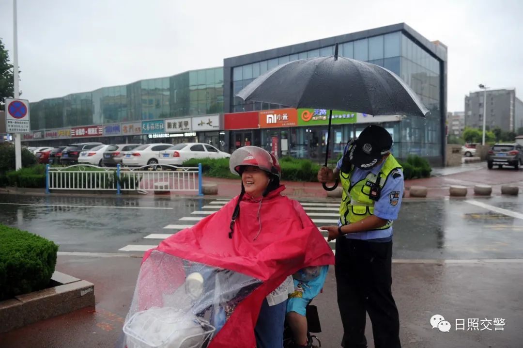  出行|提醒！雨天出行，要注意这些！