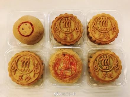 学校|高校月饼火了!你们学校发了啥?