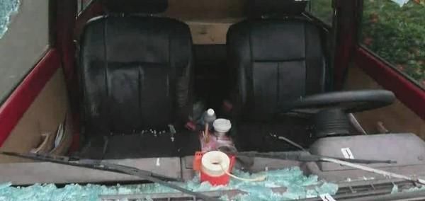  伤重不治|法院前开车撞杀妻与律师夺2命狠夫2度判死更一审认定自首改无期