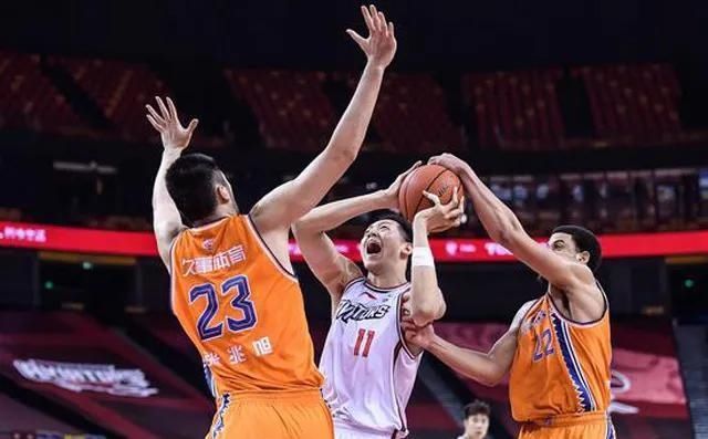  能成|刘炜又双叒叕赢了！天生主帅的料，未来他能成国家队主帅吗？