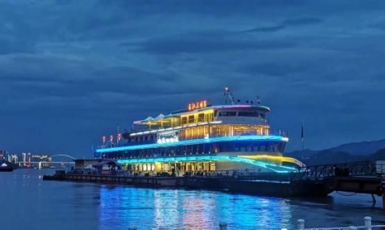 观众|《中餐厅4》杀青!王俊凯回归!杜海涛瘦了也很憨!她居然也来了