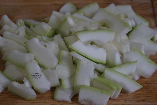  倒入|8月，吃鱼吃肉不如吃这菜，一块一斤，鲜美滋补，整个秋天都精神