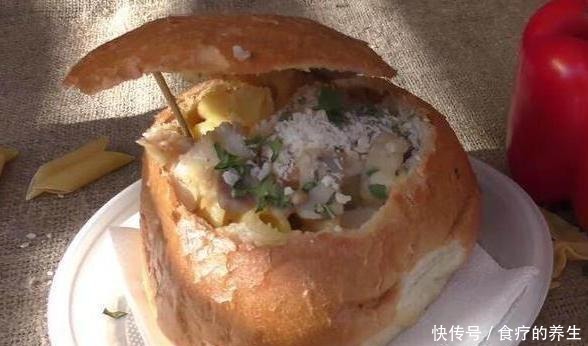 面包|大妈卖网红小吃,一份10元还带“面包”,一天卖出几百份!