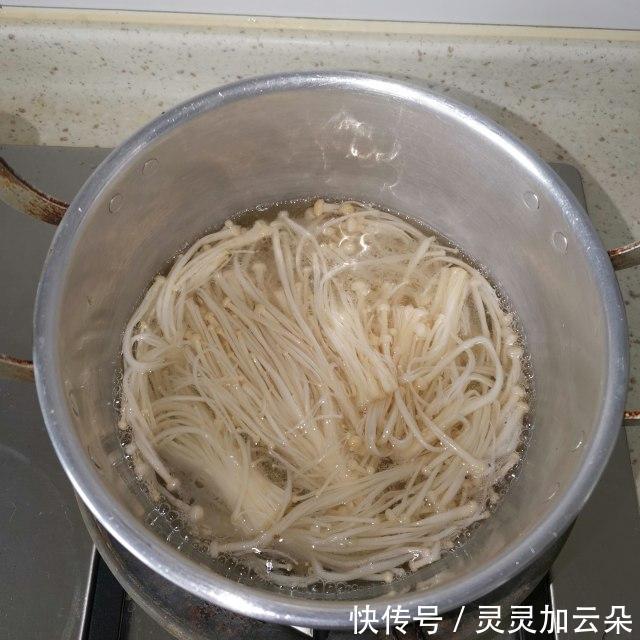 夏天|凉拌金针菇,爽口开胃,夏天吃棒极了