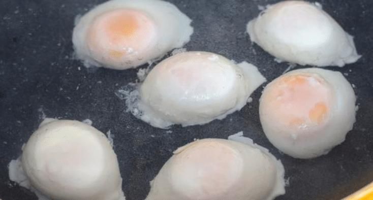  水煮荷包蛋|煮荷包蛋，有人开水下锅，有人温水下锅？多加1步，个个滑嫩圆溜