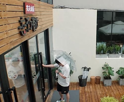  陈赫|陈赫的“涂鸦鞋”火了，看到他上脚效果，网友：果断放弃AJ