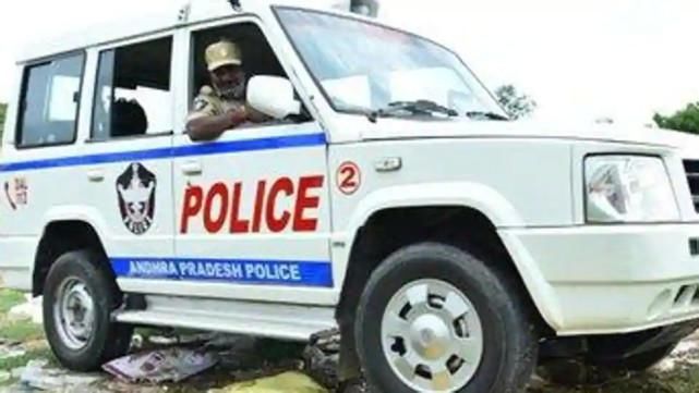 打死|32岁男子偷了1部手机，竟被人绑在树上活活打死