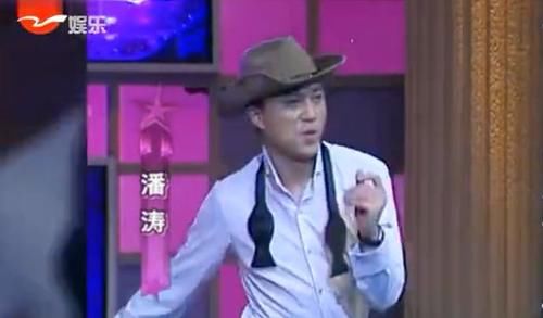  播来|《新闻联播》新主播来了，能唱能跳还能演，他的经历很“出格”