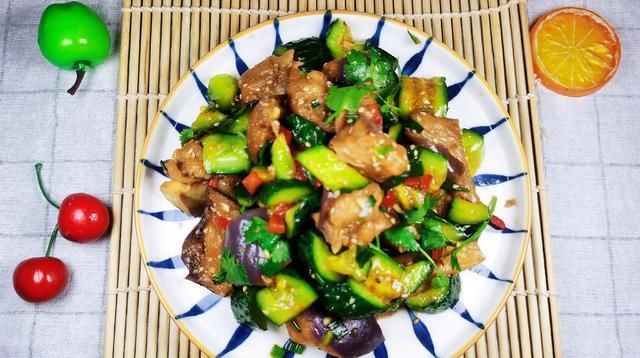  好吃|黄瓜和它是搭档，一蒸一拌，爽口解馋，简单省事，好吃停不下筷子