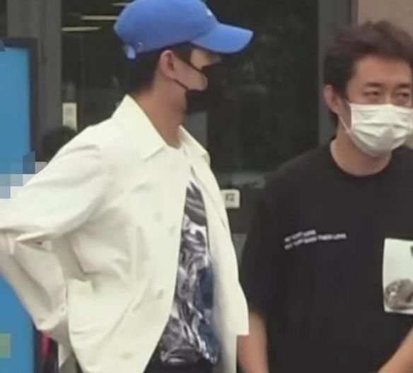  医院|杨洋在新综艺节目中受伤，出现在医院检查，节目游戏设置令人担忧