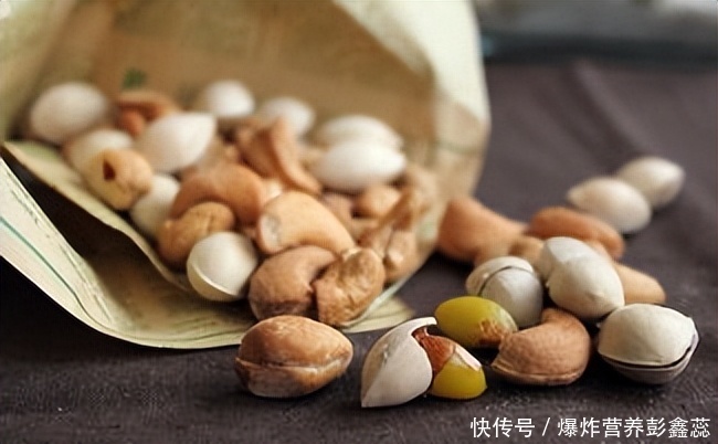 每天吃点坚果，到底对健康有益还是有害？2种坚果，应当少吃点2023