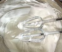  搅拌均匀|教你几道美味肉松蛋糕卷的做法！做法简单又好吃！