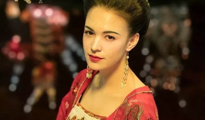 安禄山|安禄山与和珅同犯一个错误，他们的结局是一个被暗杀，一个被明杀