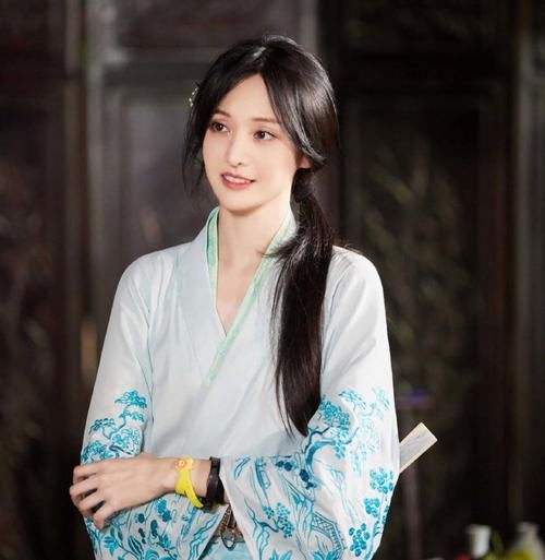  综艺|姐姐综艺引起争议，玩梗杨洋，郑爽粉丝又开嘴炮