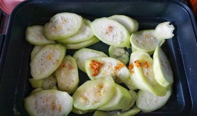  鲜甜|这瓜和它一起炒，鲜甜可口，入嘴绵滑，每次做好端上桌，女儿最爱