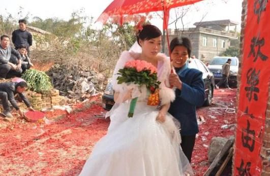 给出|农村“二婚”的女人也开始吃香，为什么？过来人给出了答案，很现实