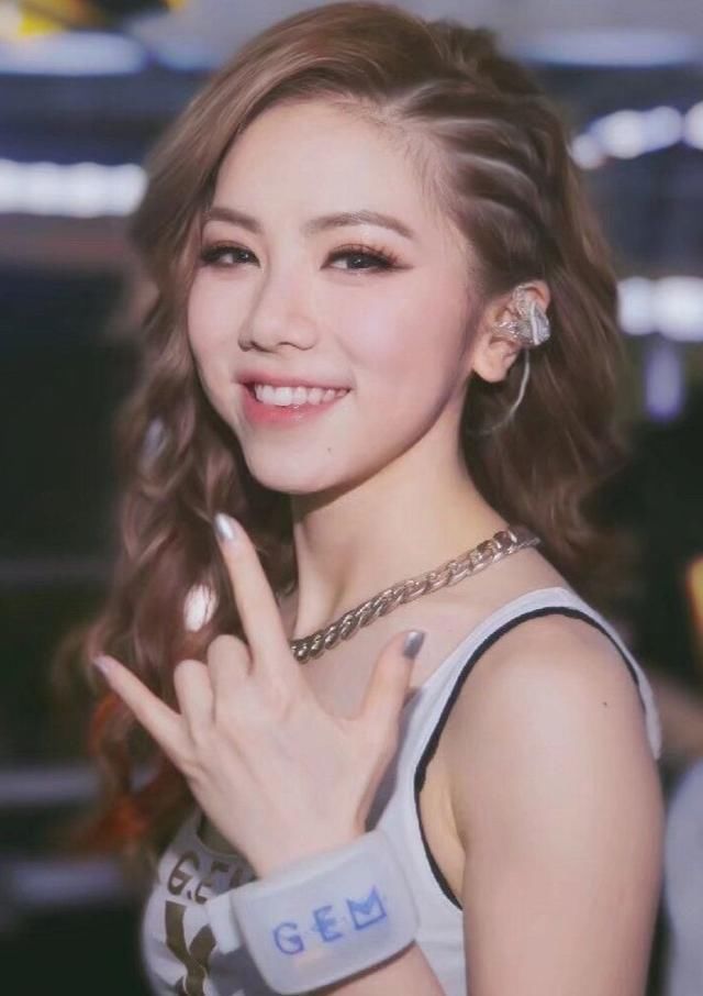  歌词|张靓颖成《新说唱》导师，歌词暗讽圈内女星：说唱实力能否被认可