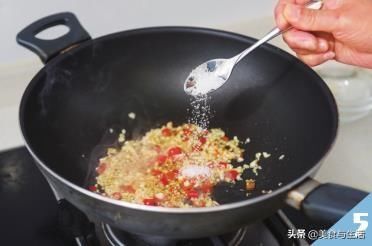  杏鲍菇|这样做杏鲍菇比炒着好吃，一蒸一撕，不需要过油，比吃肉还香