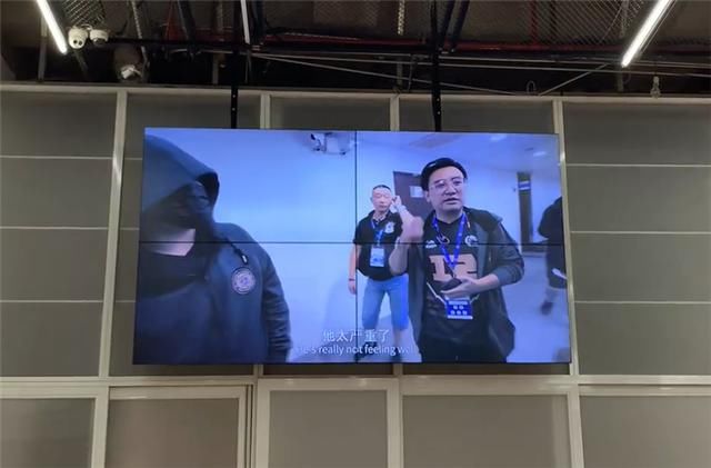 偷偷|从s7世界赛捂脸匆忙离开，到s9偷偷断药，uzi的治疗轨迹完全曝光