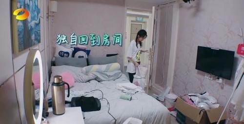  中餐厅|赵丽颖在《中餐厅》行为被吐槽，细节及习惯显不礼貌，被观众父母批评没素质