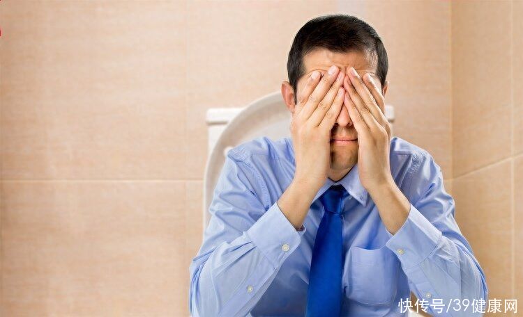 吃了九年降压药最后得了尿毒症(45岁男子吃降压药7年，吃出尿毒症？他犯的2个致命错误，引以为戒)