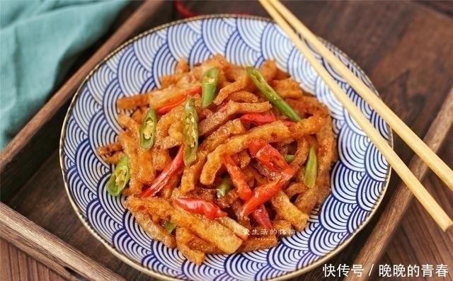 在家|婆婆在家,三两下做了一桌菜,发了圈,网友你家婆婆手艺真好