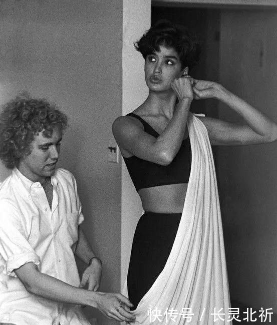  女孩|T型台 | 水果女孩朴秀荣穿上它，好一个明媚灿烂的plmm