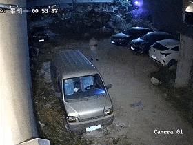 活见鬼|一个月被掰5次后视镜，车主一看监控真是活见鬼了……