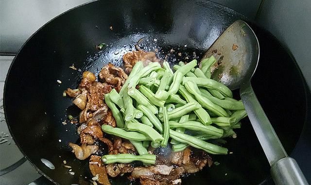  1茶匙|夏天，这面食我家隔三差五就吃，饭菜一锅出，喷香又入味
