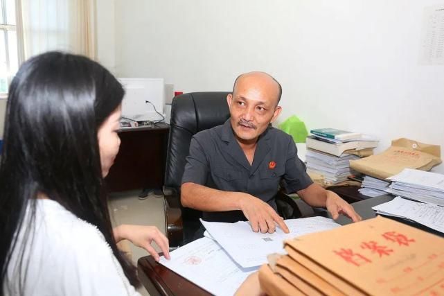 法官|在禁毒路上，除了缉毒警察，还有像他这样的一群人