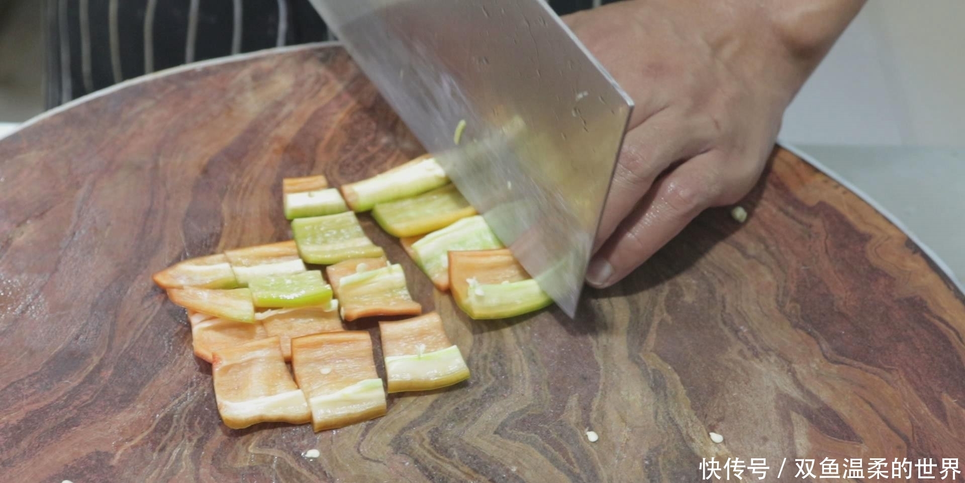 家常|家常辣椒菜谱,青椒炒皮蛋,比肉好吃,美味又下饭,吃不够