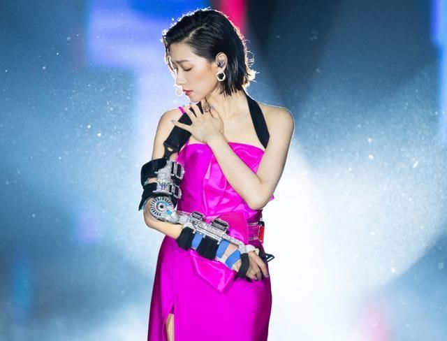 姐姐|《乘风破浪的姐姐》最新排名:王霏霏第5,孟佳第4,榜首厉害了!