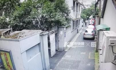  快递小哥|快递车上的限量版AJ被盗，送货小哥急得报警！警方凭这点破了案