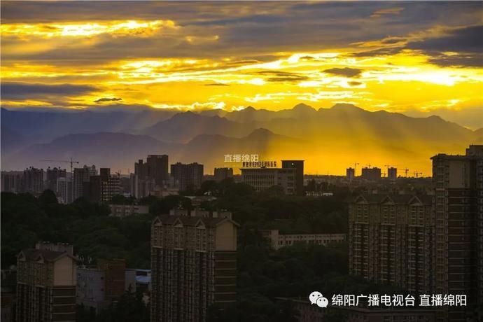  雪山|雪山、夕阳、彩虹……这几天的绵阳，美翻了！