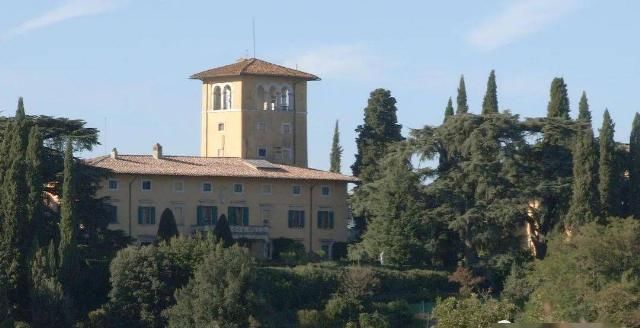 历史|蒙娜丽莎的后代现在什么样？摄影大叔找到无数名人后代给他们重拍祖辈的画像，太神了！