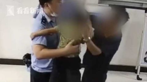  孩子|儿子走失被找回 父亲却当警察面“痛下狠手”