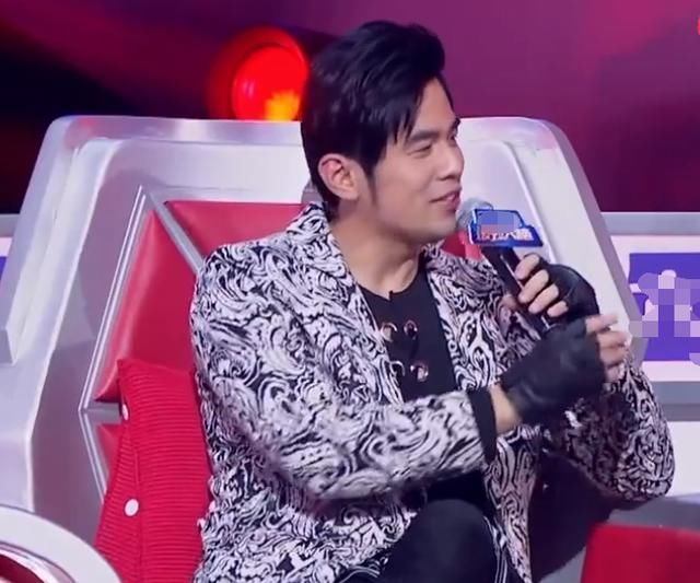  节目|郭敬明节目中公开质疑魏教授，被怼后瞬间沉默，观众响起热烈掌声