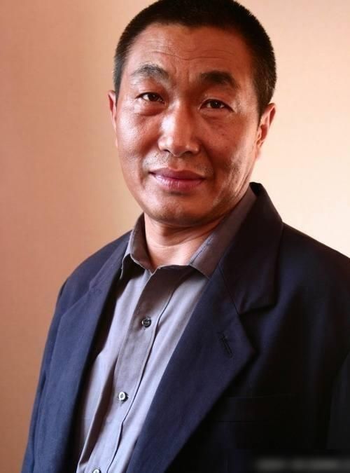  幼儿园|他是电影和电视连续剧中的好爸爸，他在幼儿园认识了他的妻子