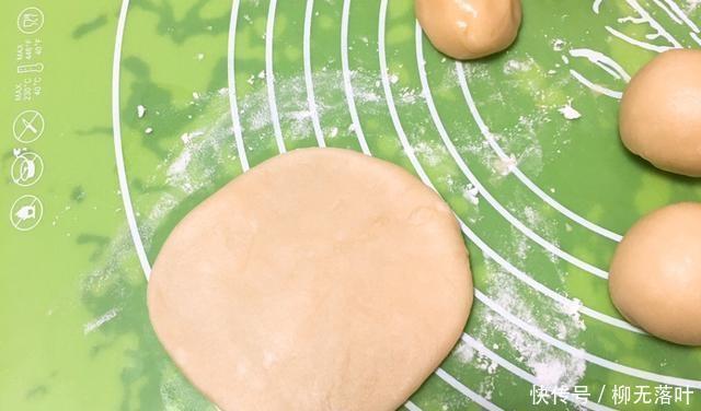 盖上保鲜膜|芝麻香糕点的配方很详细,香口的感觉非常好