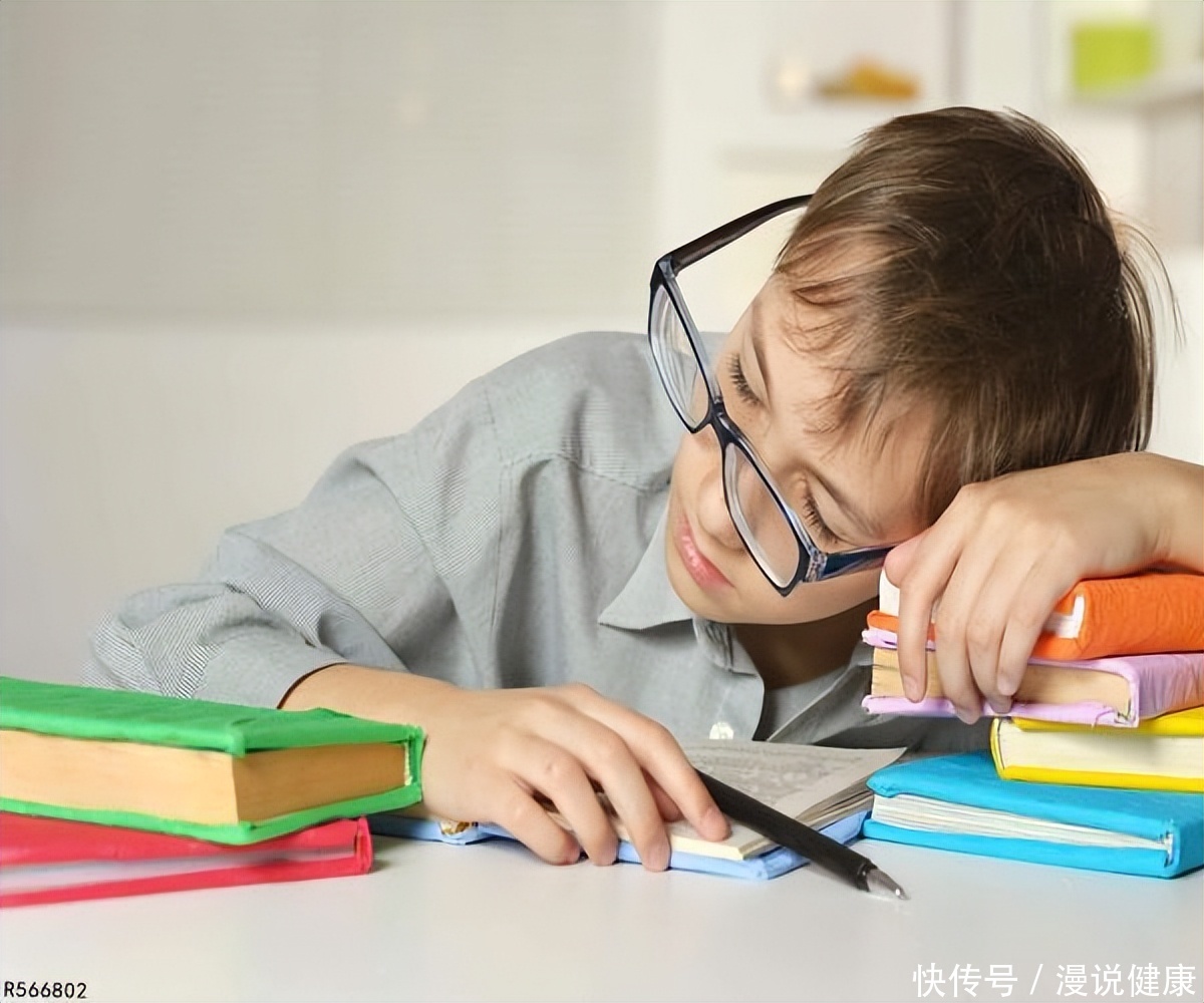 关于开学的恐怖片悬疑片(学生们的“恐怖片”上映了！为何每逢今天，不少学生都陷入抑郁？)