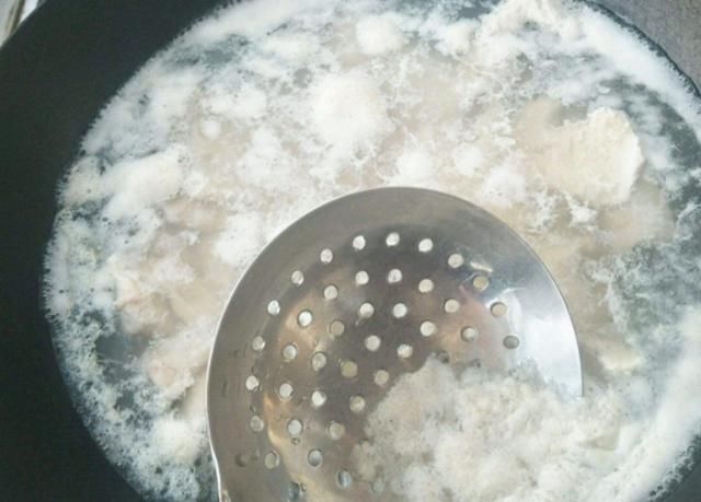  控制|低油饮食怎么做？教你7个做菜小技巧，多油变少油控制3小勺内