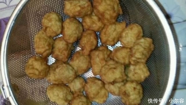 花椒水|过年炸肉丸有诀窍,除了面粉,此物也要放,不然丸子不酥脆不好吃