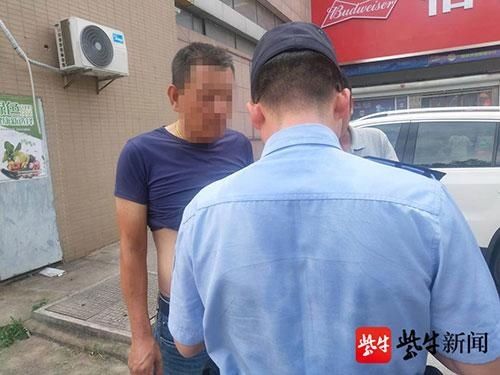  周萌|烈日下连续处警2小时 救助晕倒市民后民警自己也中暑了